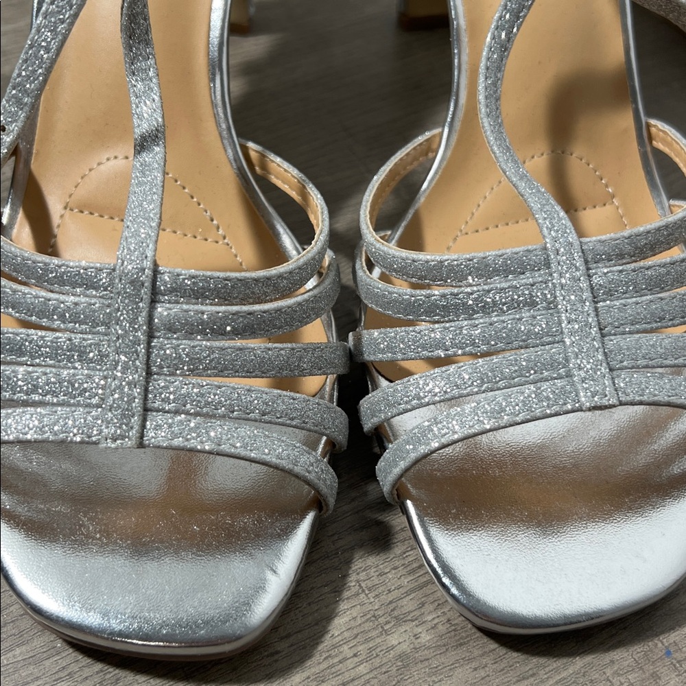 Badgley Mischka American Glamour Women’s ona straps heels Sandals silver size 10 - Picture 11 of 15